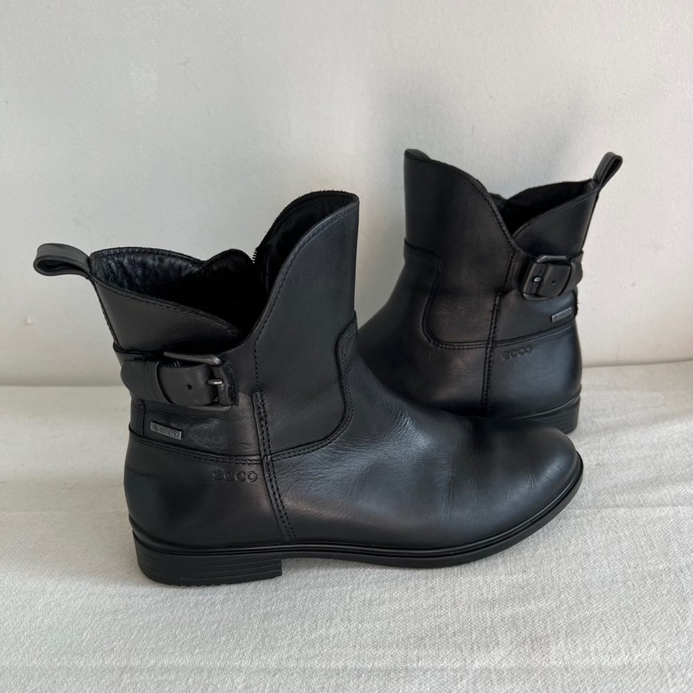 ECCO Leather Ankle Boots size 5